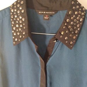 Rock & Republic teal blouse/studded collar. M